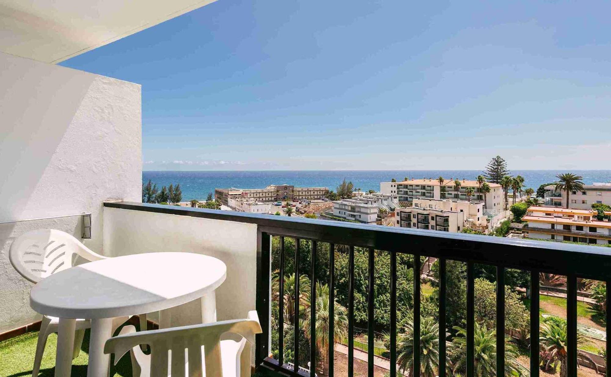 Estudio con balcón y vistas al mar